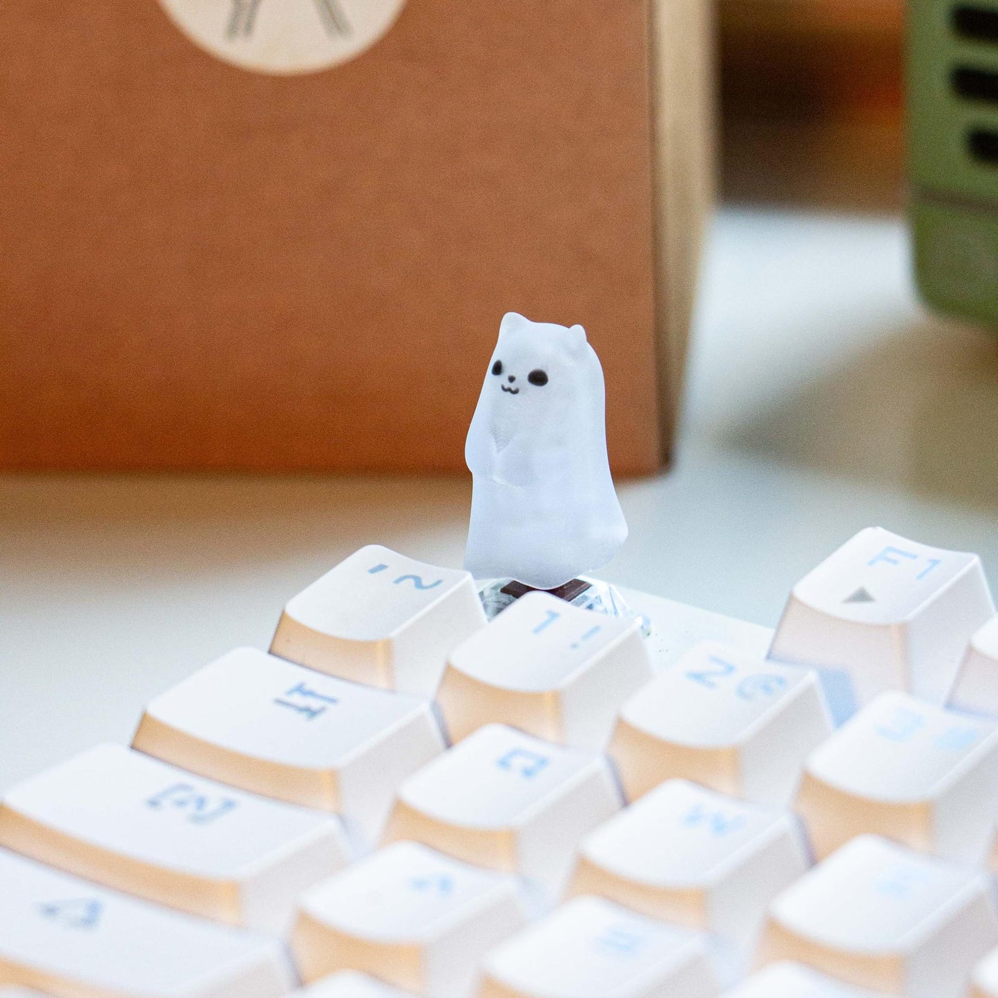 ULTRAEQUIP Artisan Keycaps - Cute Ghost Resin Keycaps 1U ESC Custom Handmade Keycap Replacement for Mechanical Keyboard (Hey-You Ghost, Opaque)