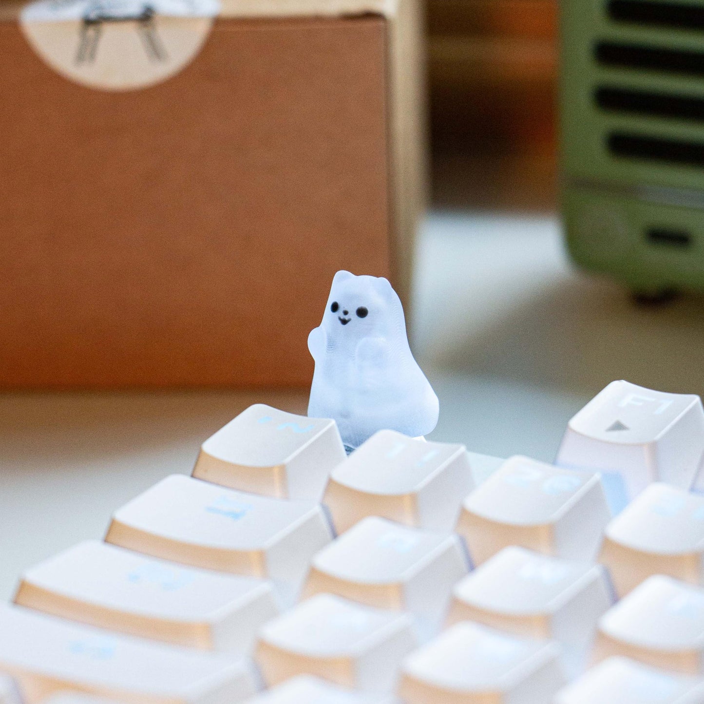 ULTRAEQUIP Artisan Keycaps - Cute Ghost Resin Keycaps 1U ESC Custom Handmade Keycap Replacement for Mechanical Keyboard (Hey-You Ghost, Opaque)